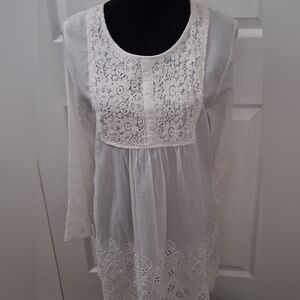 NWOT Ravel White Tunic With Lace & Eyelet Detail  Size L
